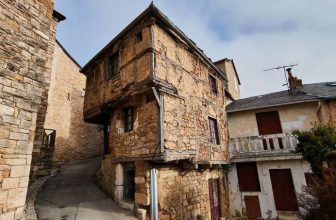 The oldest house in France