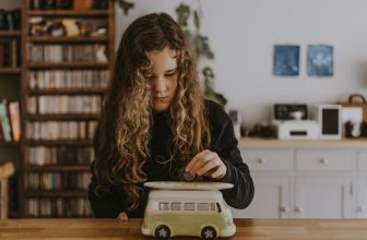 Tips on How to Teach Your Kids to Save Money