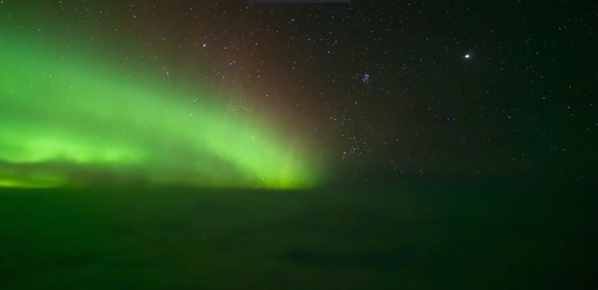 Pilots filmed Stunning Aurora on a Night Flight between SFO to Lisbon