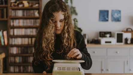Tips on How to Teach Your Kids to Save Money